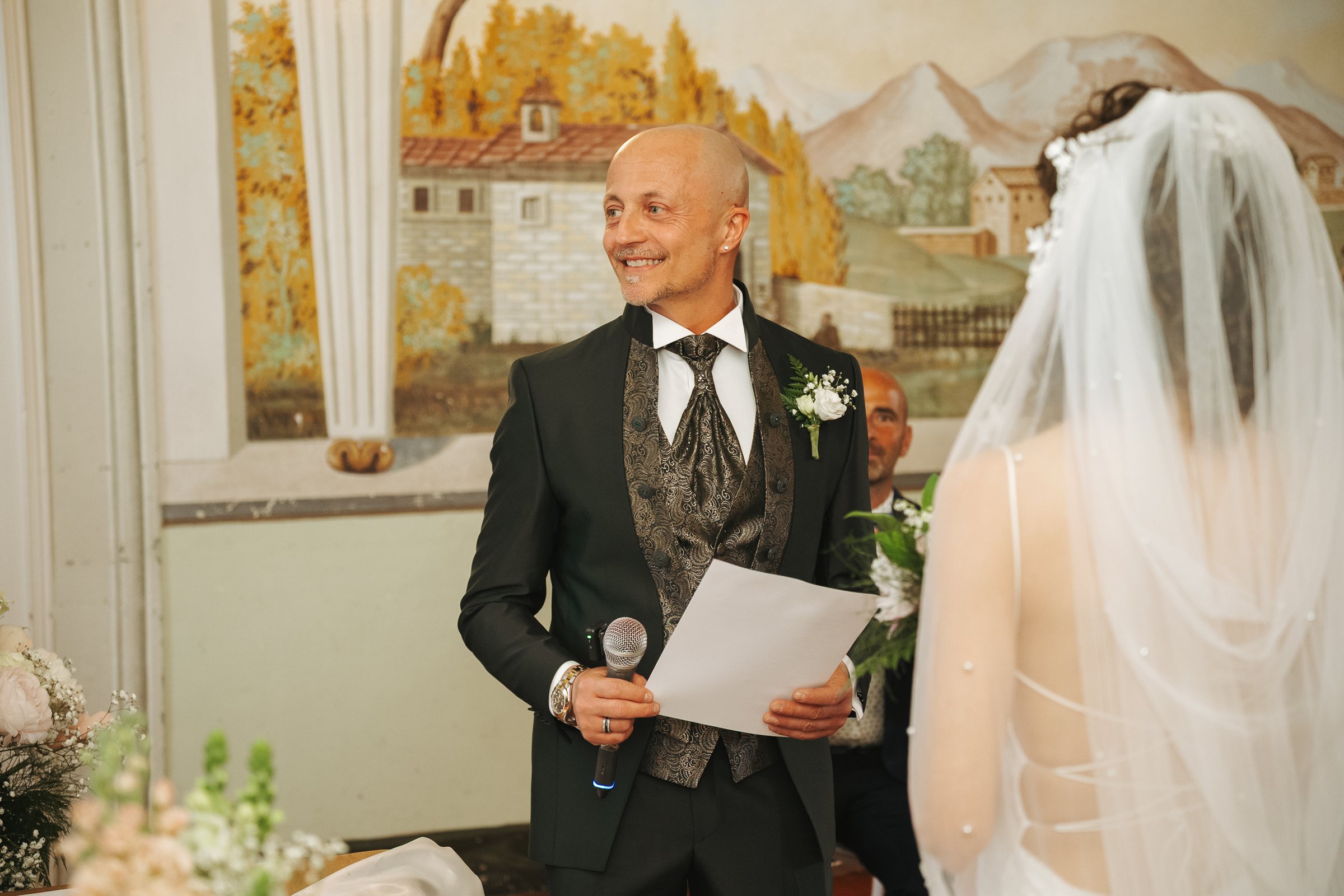 Alessio legge la promessa a Erika
