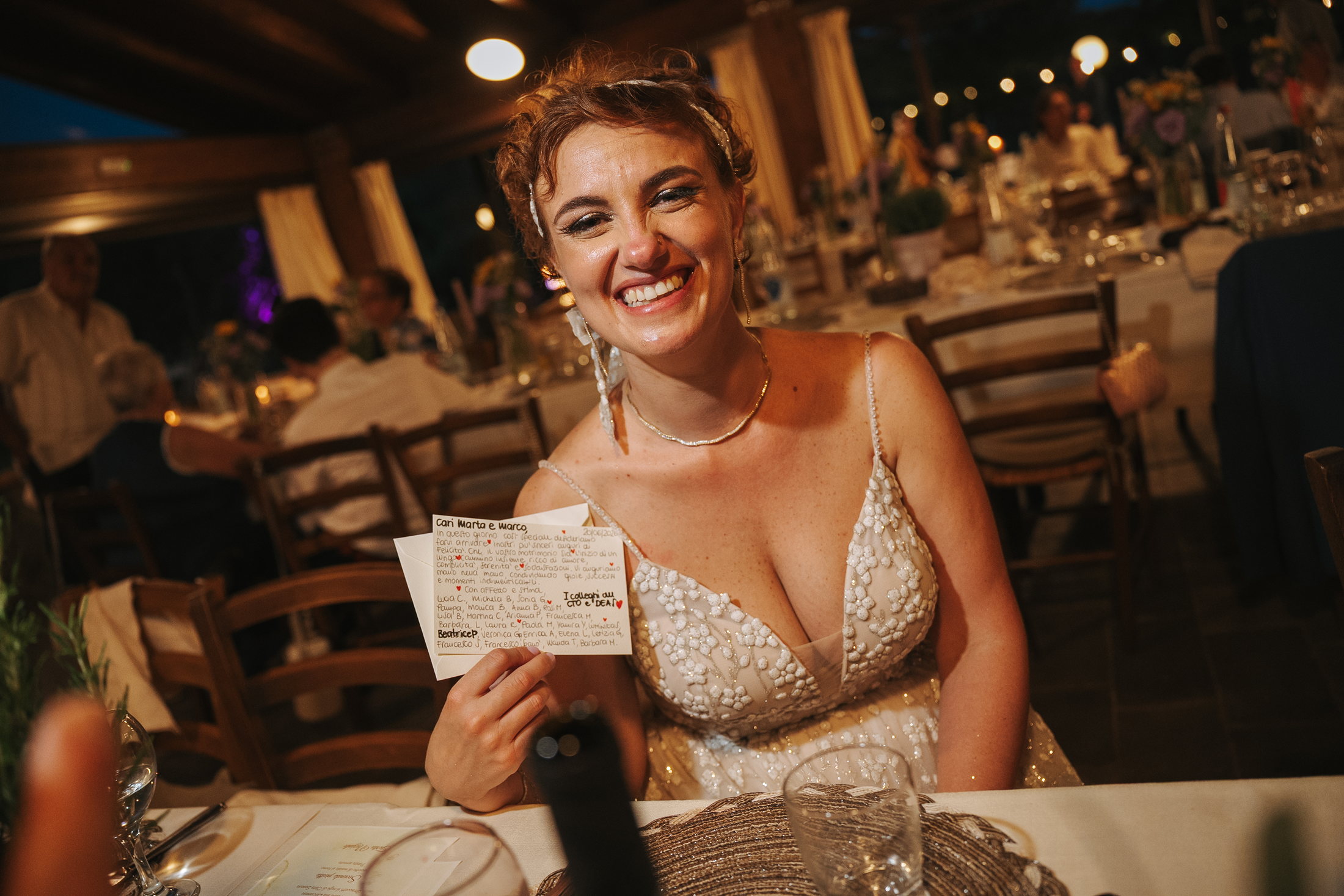 Marta sorride durante il ricevimento