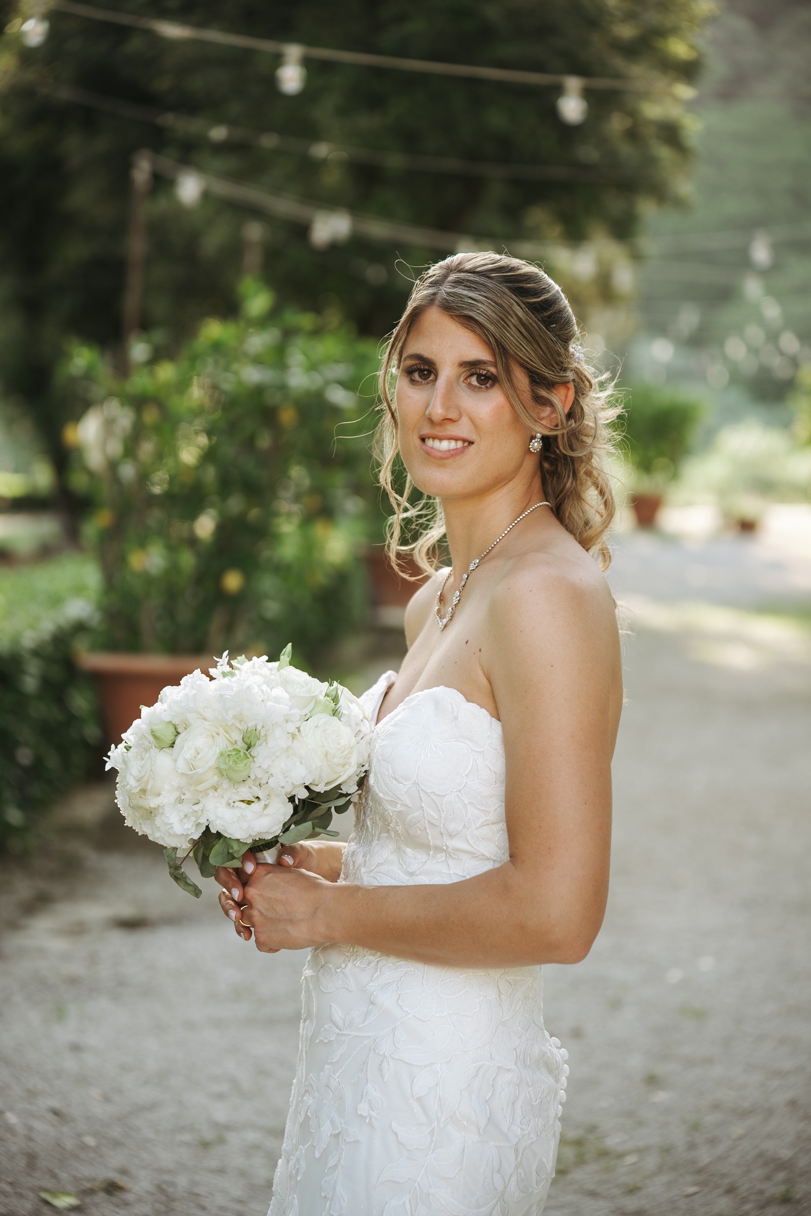 Ritratto di Giulia con il bouquet